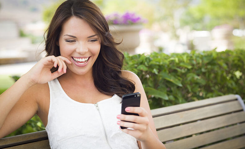 Smartphone apps take online dating on the go